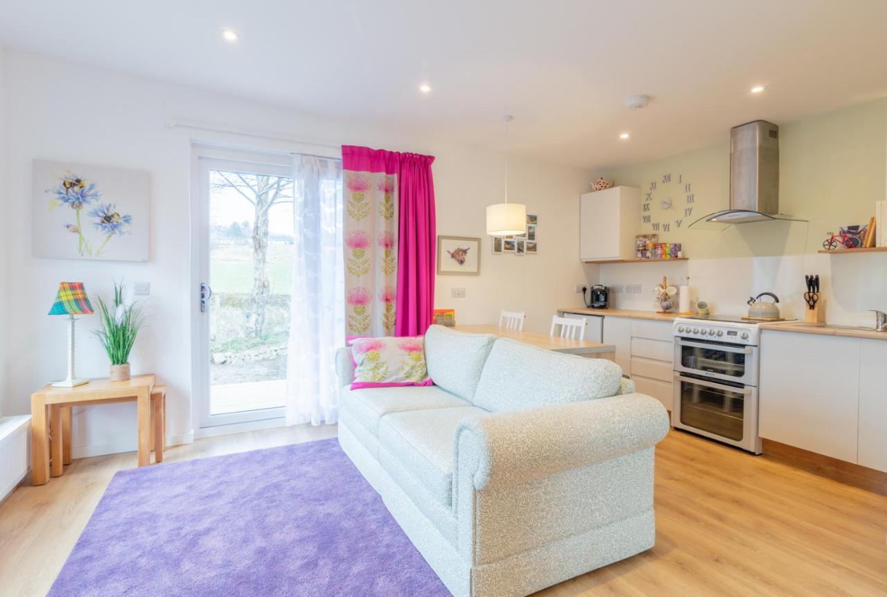 Allt Mor Rentals - Chalet With Hot Tub, And Studio Apartment No Hot Tub Roybridge Exterior photo